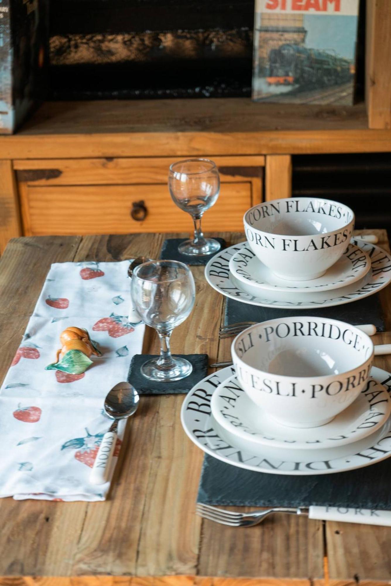 Swallowfield Glamping-Station Master Yeovil Buitenkant foto