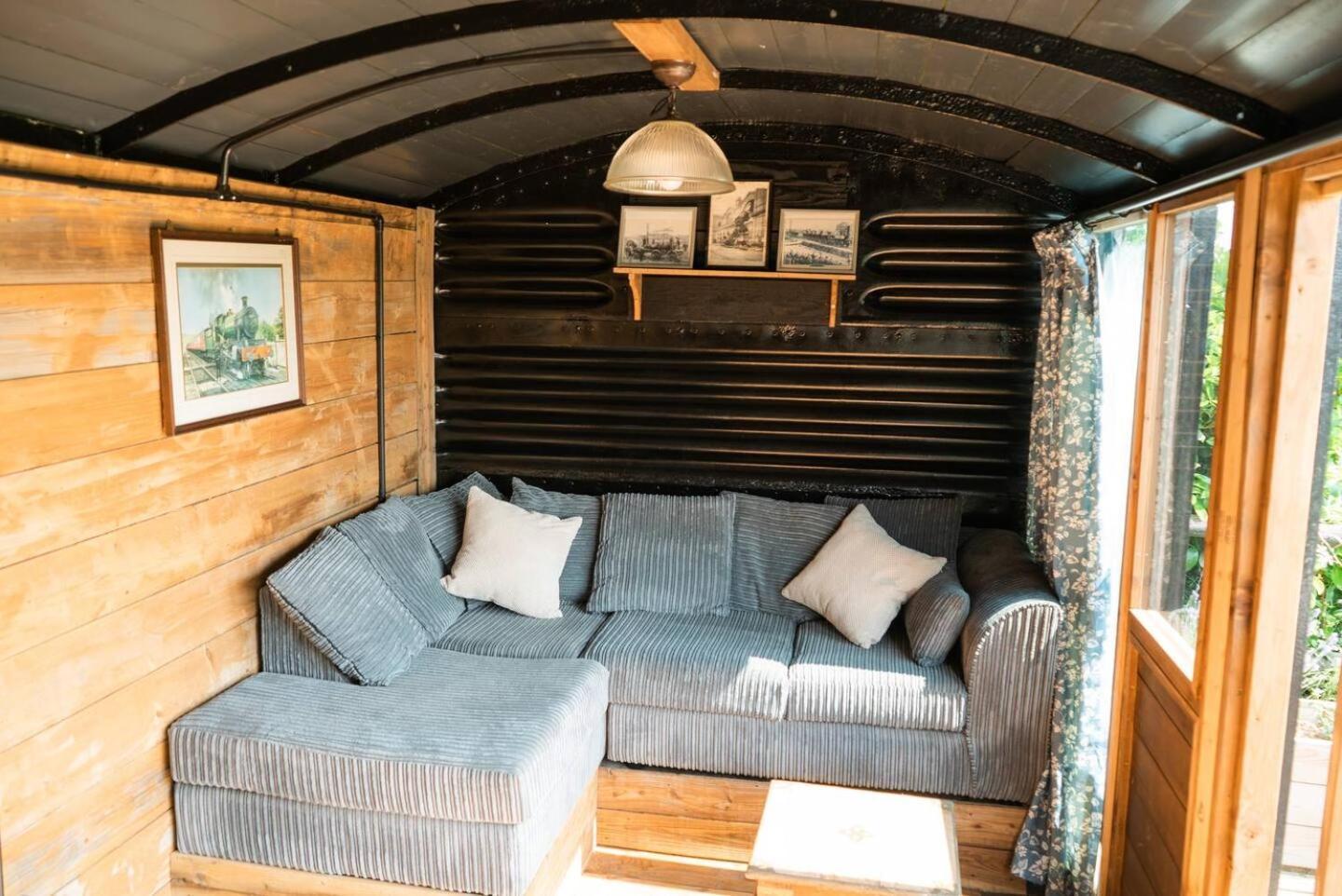Swallowfield Glamping-Station Master Yeovil Buitenkant foto