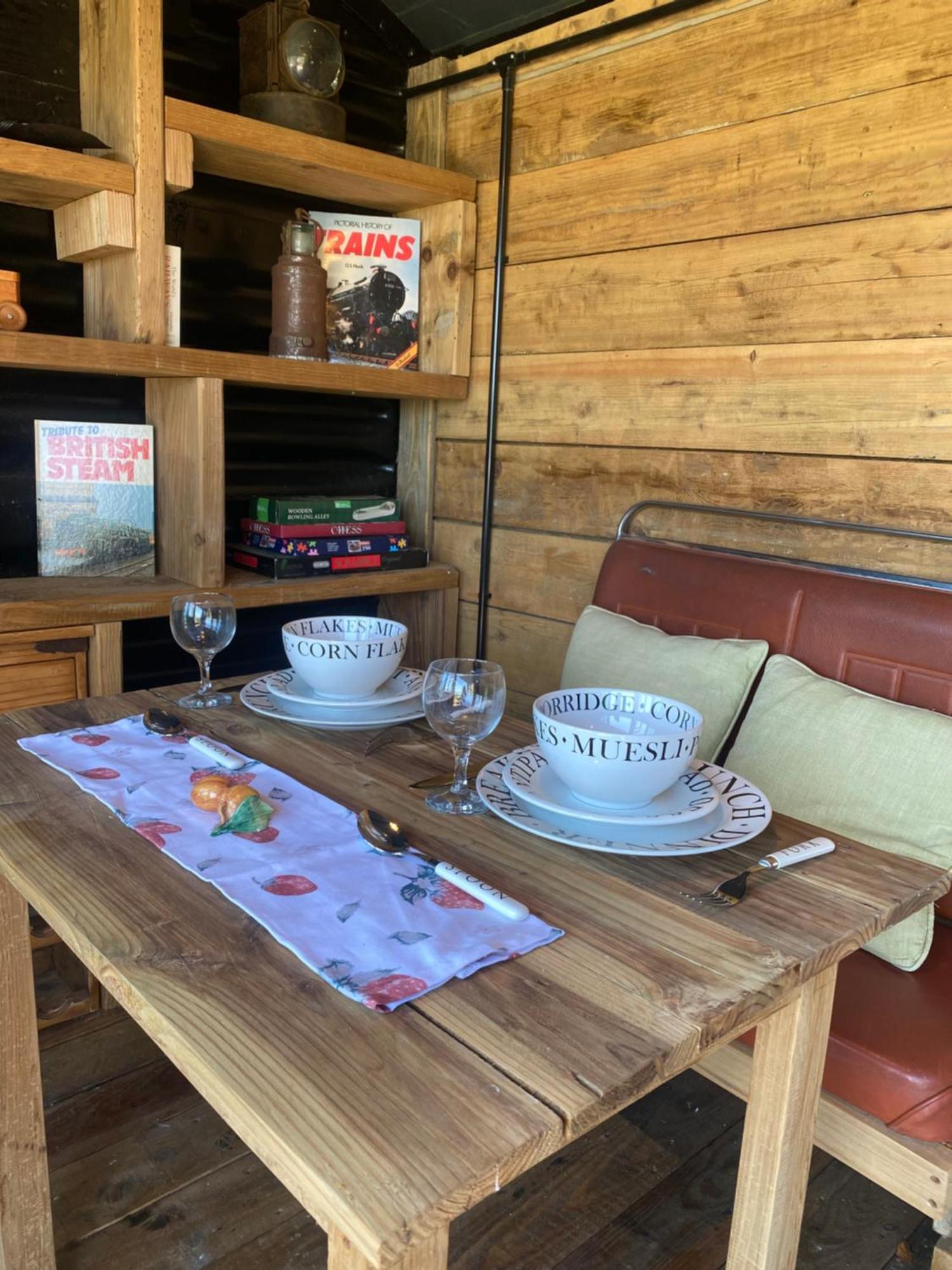 Swallowfield Glamping-Station Master Yeovil Buitenkant foto
